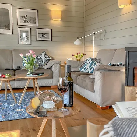 Дом отдыха Traumhaff Lotsen Romantik-ostsee Mit Kamin, Privates Nordicspa Und Boot Luckow (Mecklenburg-Vorpommern)