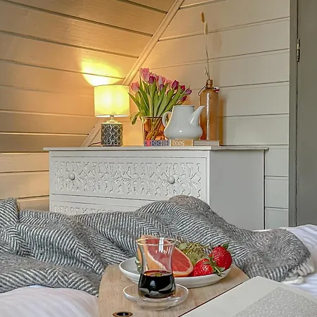 Traumhaff Lotsen Romantik-ostsee Mit Kamin, Privates Nordicspa Und Boot Feriehus