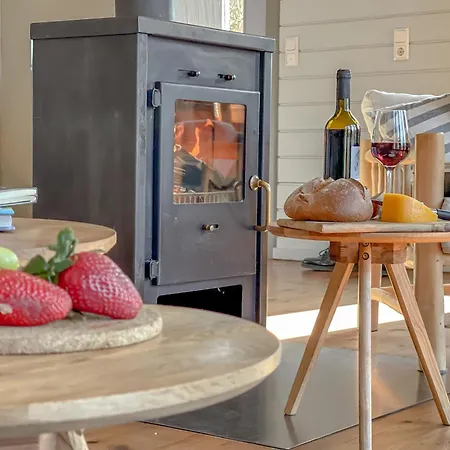 Traumhaff Lotsen Romantik-ostsee Mit Kamin, Privates Nordicspa Und Boot Feriehus