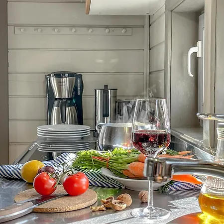 Holiday home Traumhaff Lotsen Romantik-ostsee Mit Kamin, Privates Nordicspa Und Boot Luckow (Mecklenburg-Vorpommern)