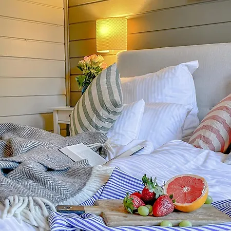 Дом отдыха Traumhaff Lotsen Romantik-ostsee Mit Kamin, Privates Nordicspa Und Boot *