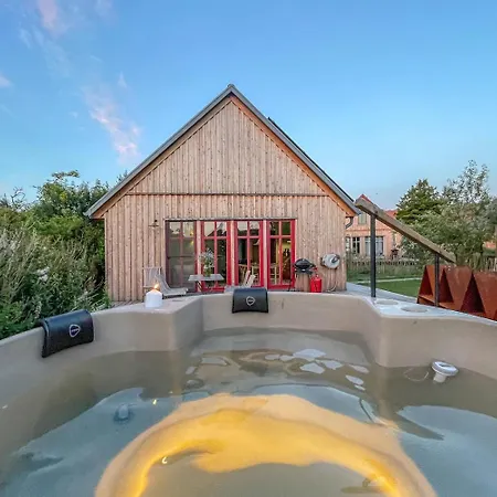 Дом отдыха Traumhaff Lotsen Romantik-ostsee Mit Kamin, Privates Nordicspa Und Boot
